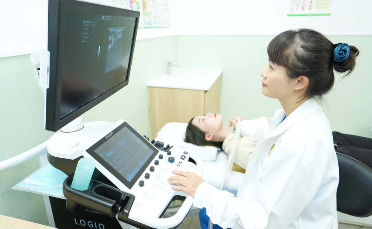 Đặt lịch khám Gói khám & điều trị bệnh lý tuyến giáp tại bệnh viện Hồng Ngọc
