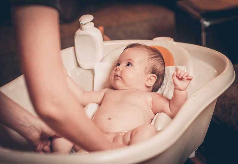 Lợi ích cho bé khi được massage & tắm đúng cách