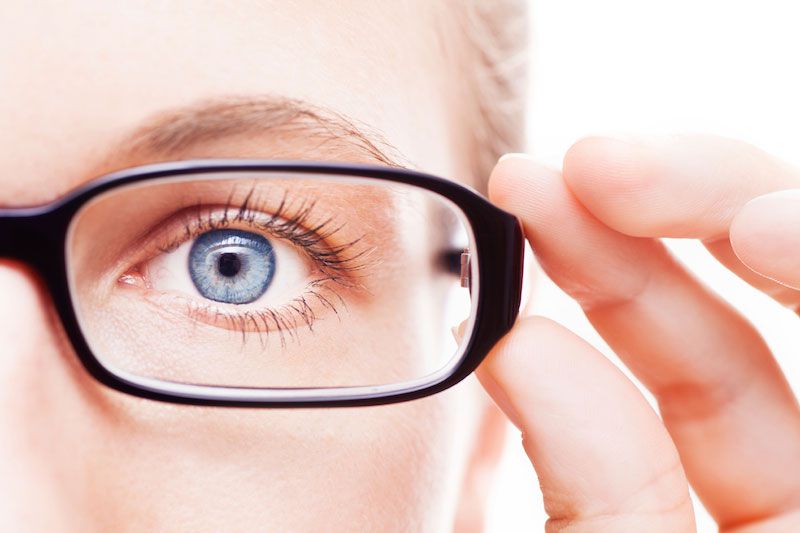 Cách khắc phục tật khúc xạ