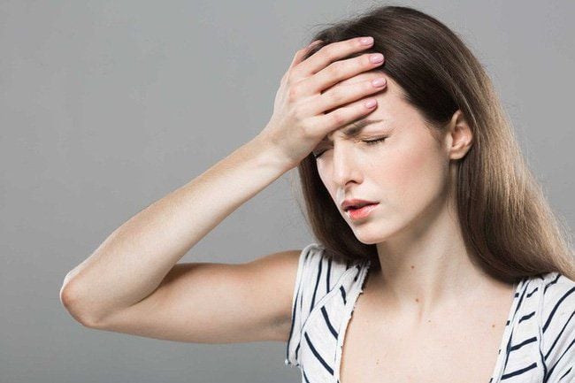 Đau đầu, chóng mặt: Khi nào là dấu hiệu nguy hiểm?
