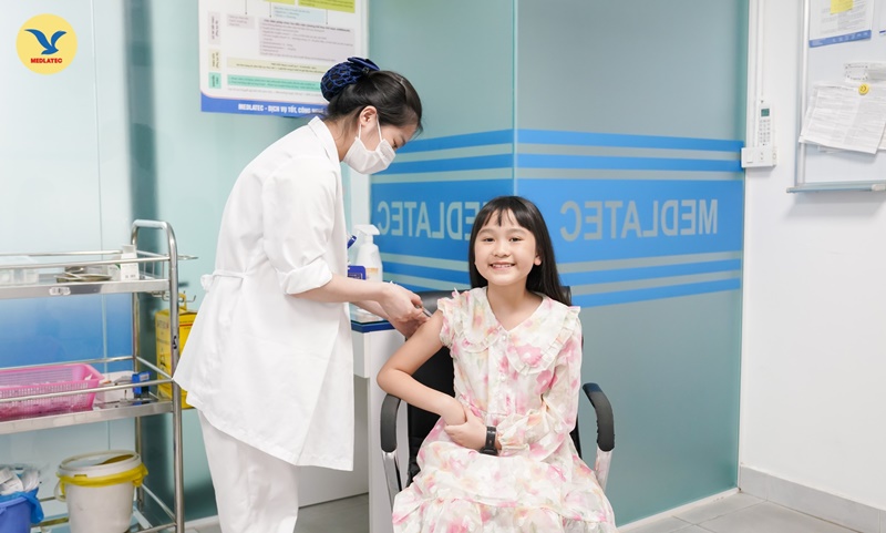 Vắc xin cho phụ nữ mang thai v&agrave; phụ nữ chuẩn bị mang thai