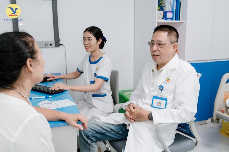 Đội Ngũ Bác Sĩ Giàu Kinh Nghiệm, Tận Tâm