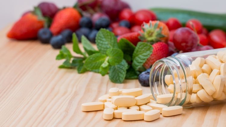 Có nên uống vitamin tổng hợp hằng ngày không? Những điều bạn cần biết trước khi sử dụng