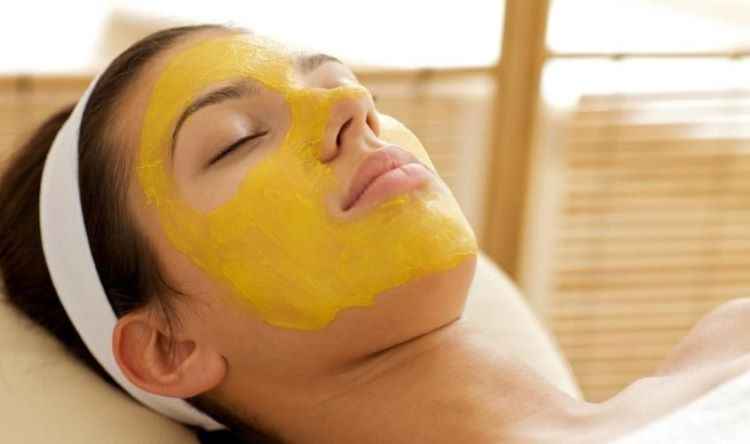 Đắp mặt nạ nghệ có hiệu quả không? 7 lợi ích cho làn da và cách sử dụng đúng