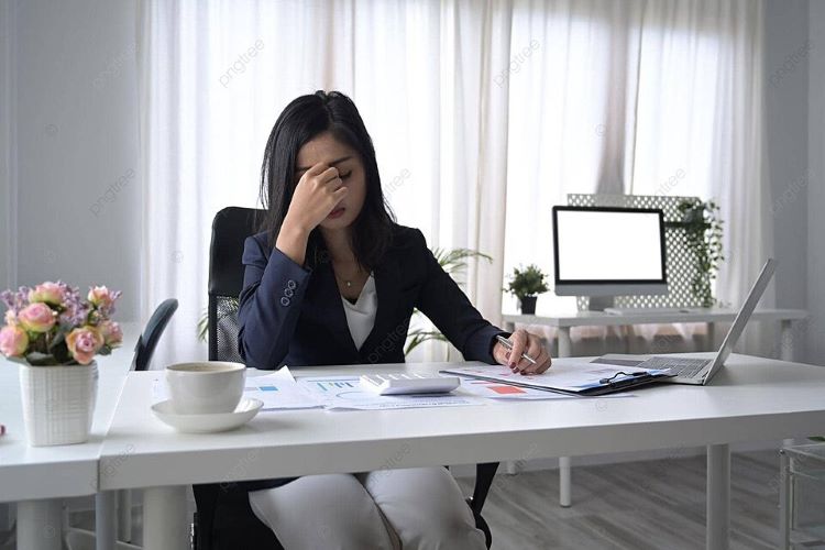 Phụ nữ làm việc văn phòng nên bổ sung vitamin nào để luôn khỏe đẹp và tràn đầy năng lượng?